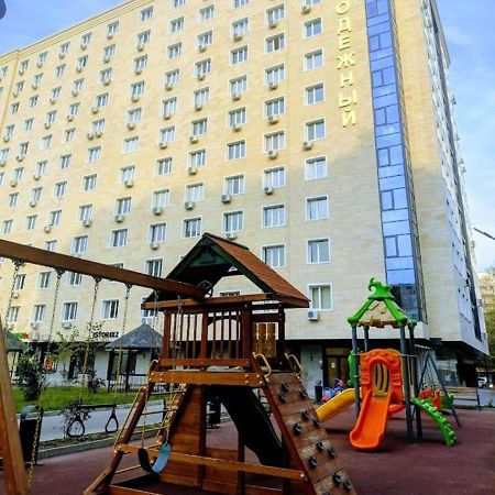 Apartamenty V Centre, V Novom Dome Алма Ата Стая снимка